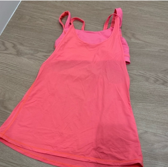 lululemon athletica Tops - Lululemon workout tank with built-in bra, size 4